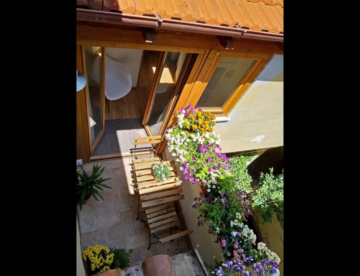 Apartamento Tivoli Old Town - Casa Nel Quartiere Medioevale Exterior foto