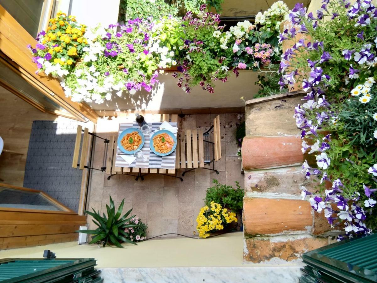 Apartamento Tivoli Old Town - Casa Nel Quartiere Medioevale Exterior foto